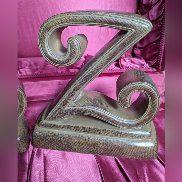 Bookends Cursive A & Z - Picture 3 of 5